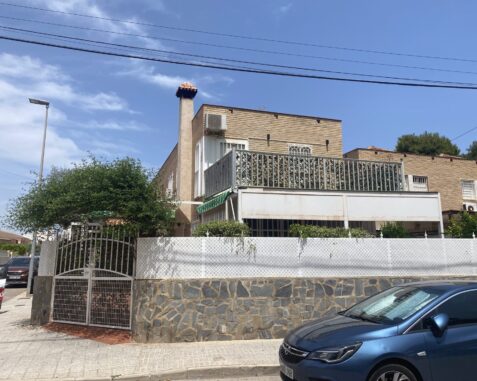 Excellent Location Family House Close to Beach – 3 bed, 2 bath Los Alcázares Ref: 56457